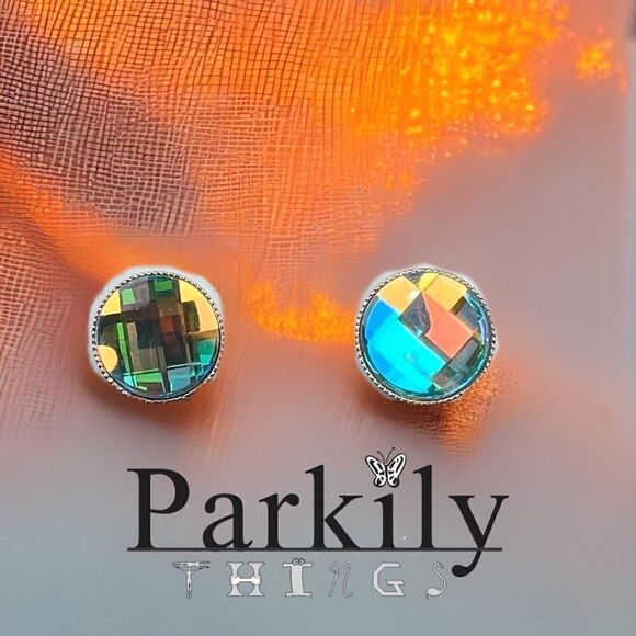 Handcrafted chessboard crystal earrings with Swarovski aurora borealis - Picture 1 of 4